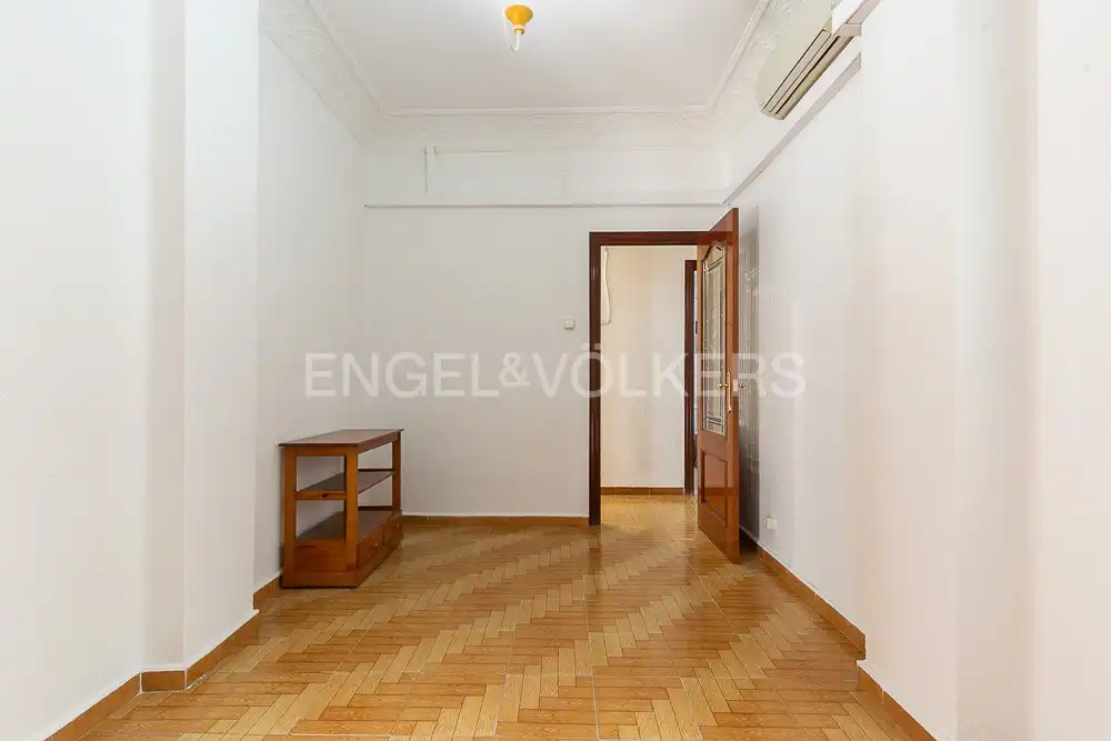 Living room of Flat for rent in Valencia  with Air Conditioner, Heating and Pets allowed
