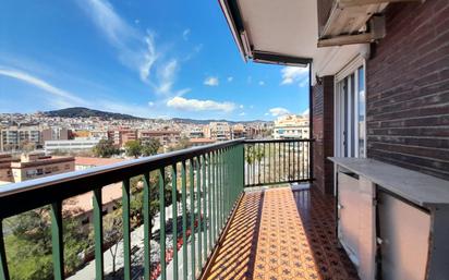 Exterior view of Flat for sale in  Barcelona Capital  with Terrace and Balcony