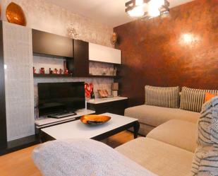 Sala d'estar de Casa adosada en venda en Almagro amb Aire condicionat, Calefacció i Balcó