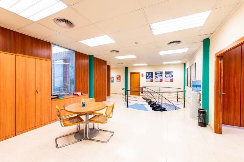 Gebaude zur Miete in El Prat de Llobregat