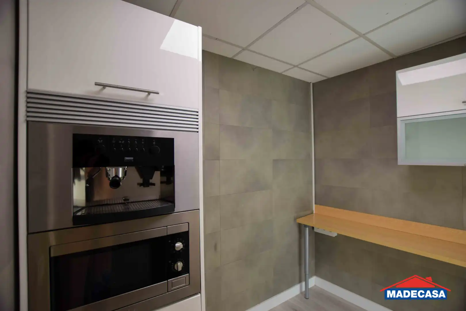 Cocina de Oficina de alquiler en Pozuelo de Alarcón con Aire acondicionado