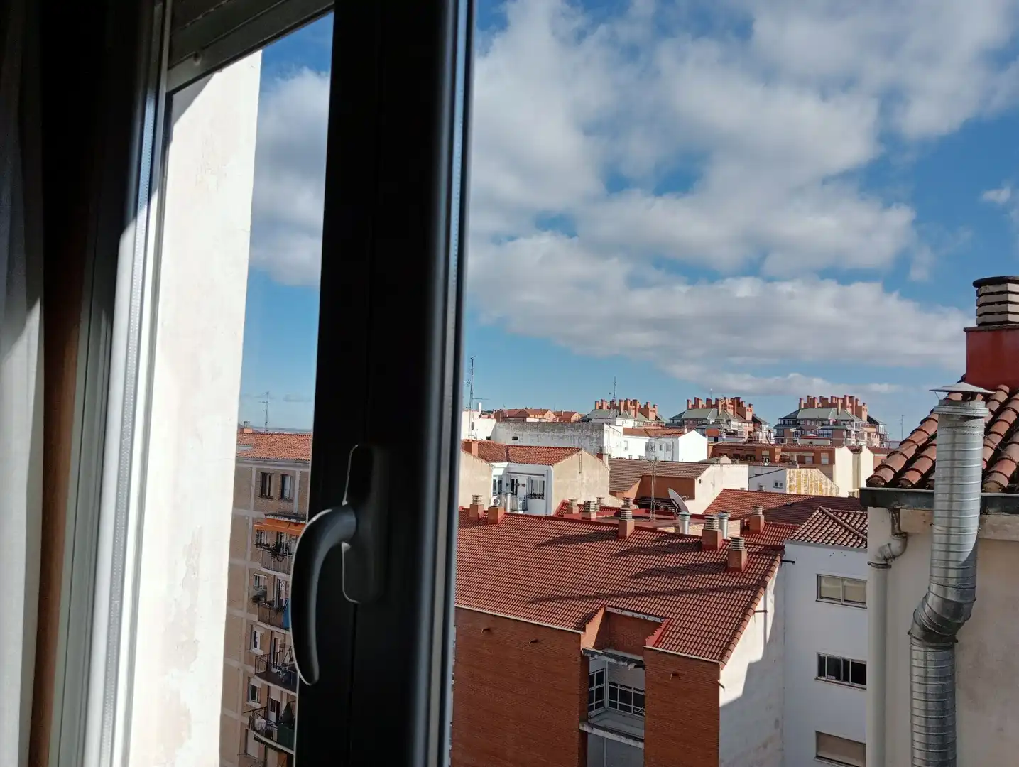 Außenansicht von Wohnung zum Verkauf in  Logroño mit Klimaanlage, Heizung und Terrasse