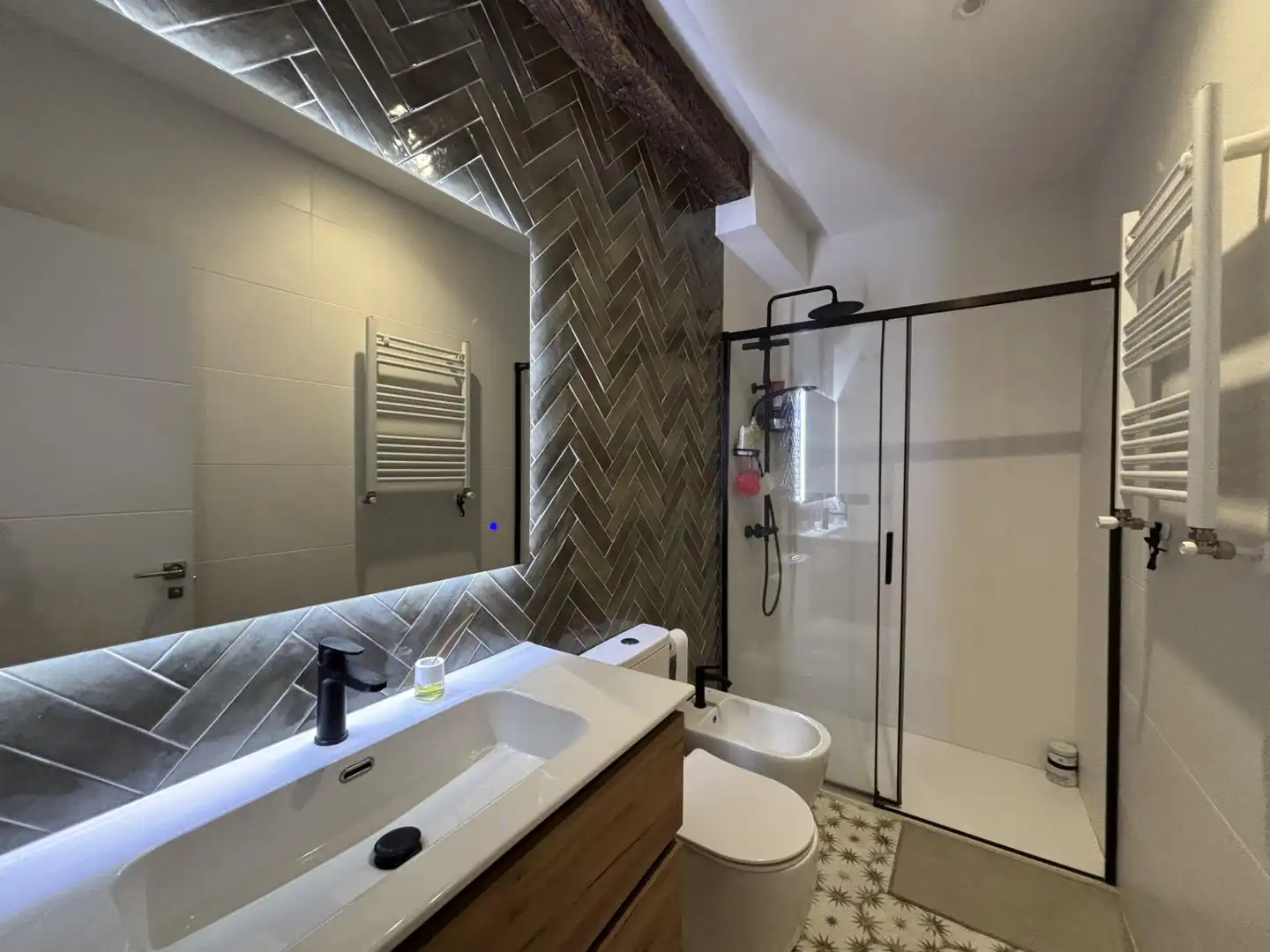 Baño de Piso de alquiler en Bilbao  con Amueblado y Balcón