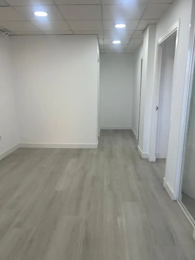 Local comercial en venda a Plaza las Angustias 11, imagen 4
