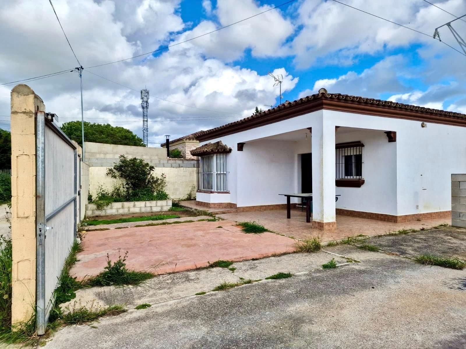 Vista exterior de Casa o xalet en venda en Chiclana de la Frontera amb Jardí privat i Terrassa