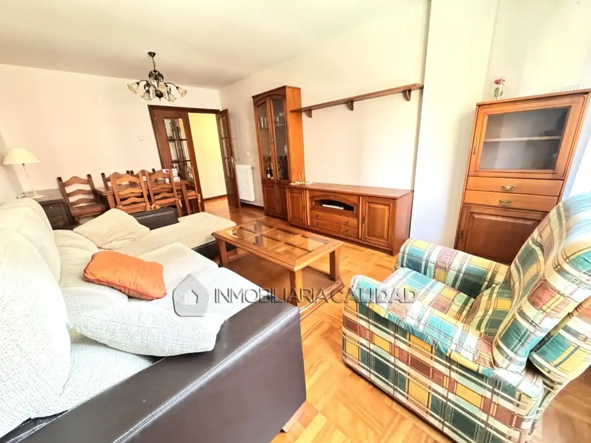 Sala d'estar de Pis de lloguer en Burgos amb Calefacció, Traster i Moblat