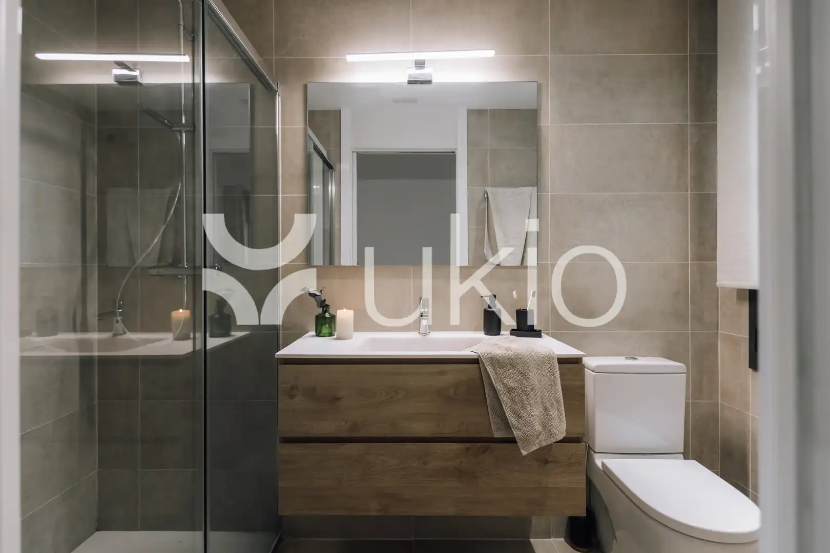 Bathroom of Apartments for rent in Barcelona  with Air Conditioner, Heating and Terrace