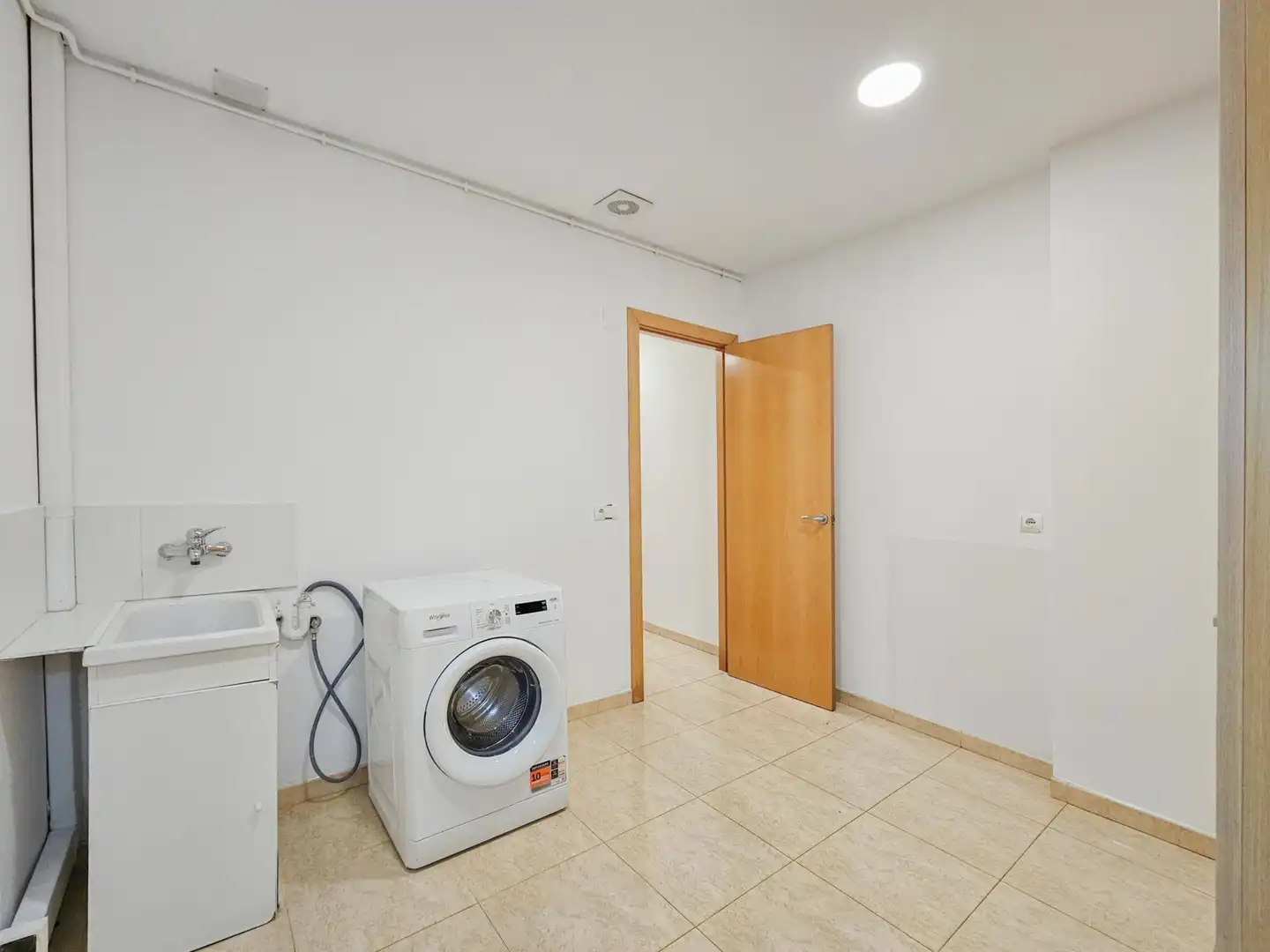 Ground floor for sale in Sabadell  with Heating and Storage room