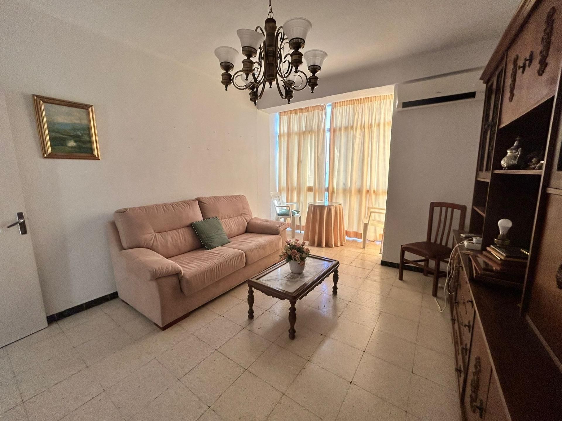 Sala d'estar de Pis en venda en Chiclana de la Frontera amb Balcó