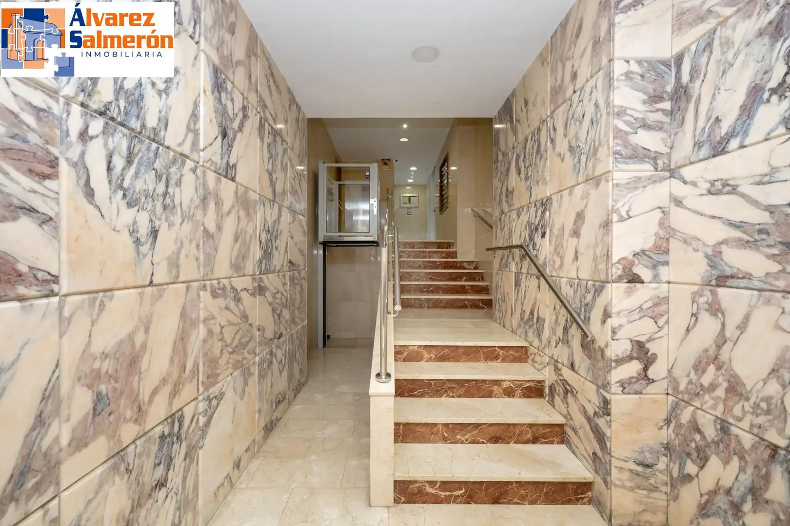 Flat for sale in Granada  with Terrace and Furnished