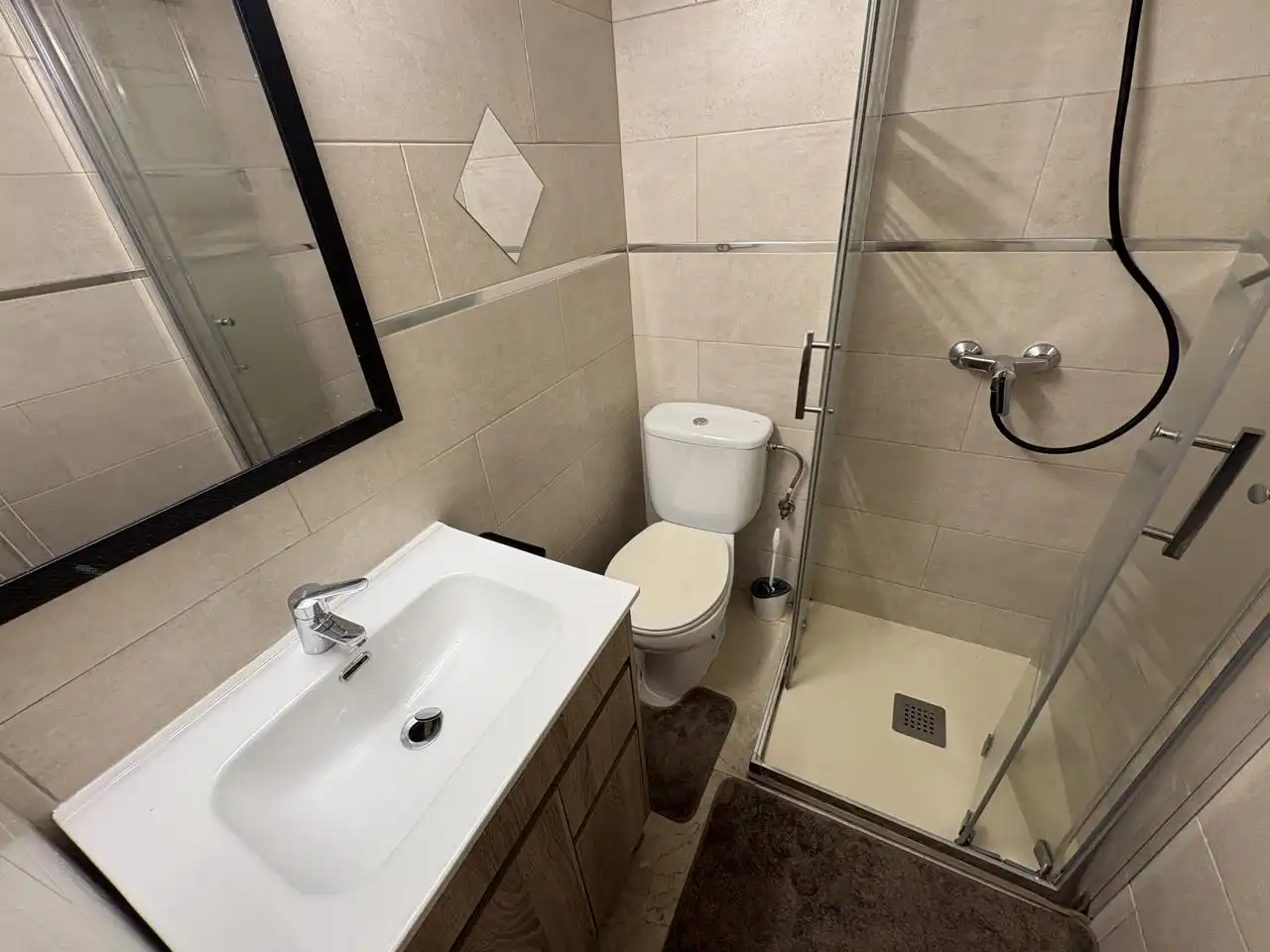 Bathroom of Duplexes for rent in Madrid  with Air Conditioner and Furnished