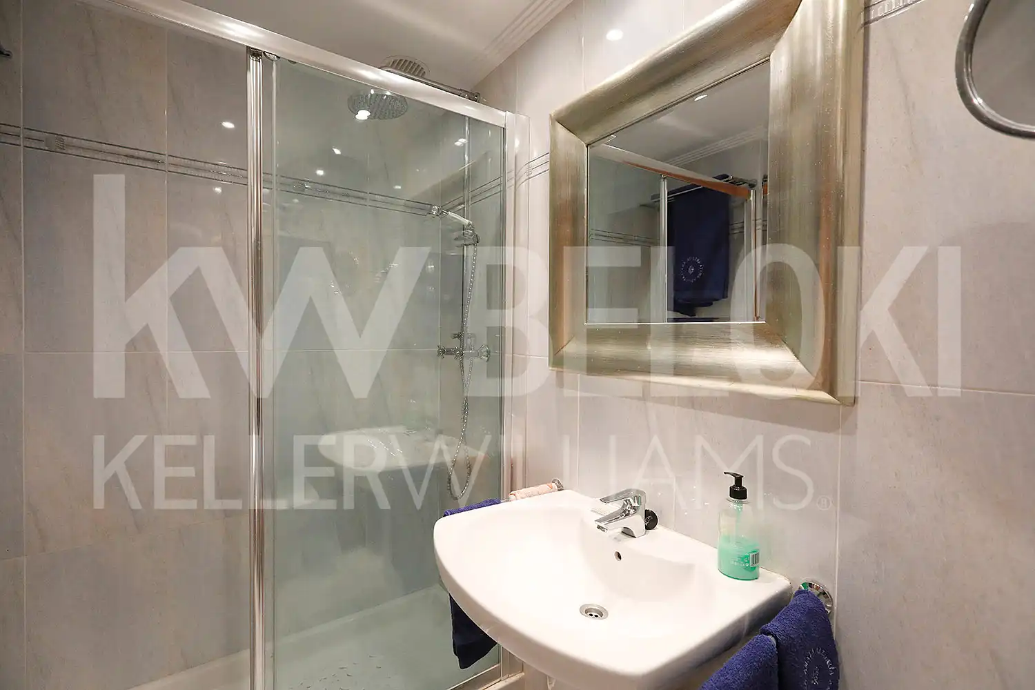 Baño de Piso en venta en Donostia - San Sebastián  con Calefacción y Terraza