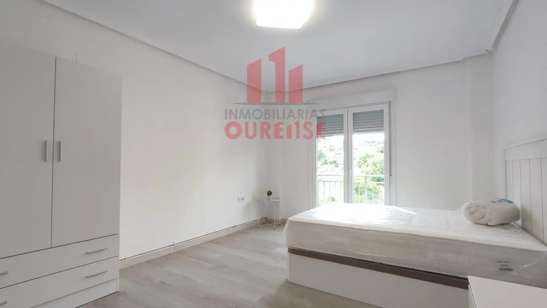 Schlafzimmer von Wohnung zur Miete in Ourense Capital  mit Heizung, Möbliert und Balkon