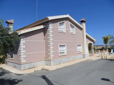 Detached house for sale in Pol Altabix