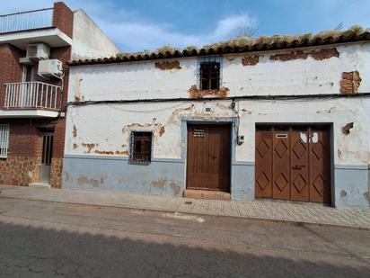 Exterior view of House or chalet for sale in Calzada de Calatrava