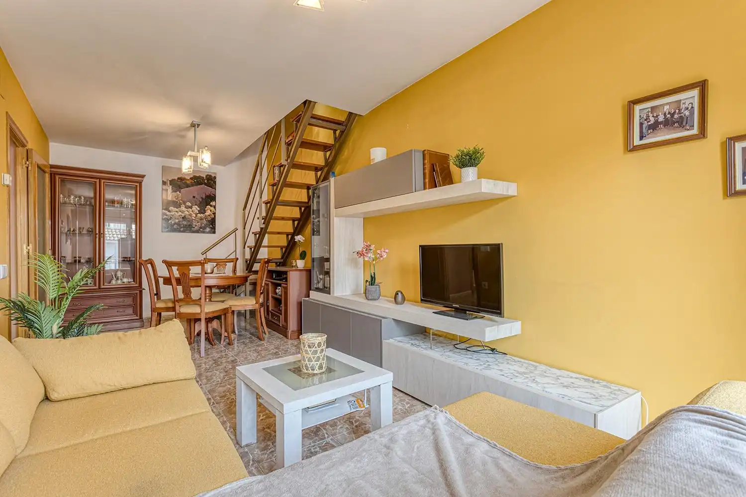 Sala de estar de Dúplex en venta en Vilanova del Camí con Aire acondicionado, Calefacción y Terraza