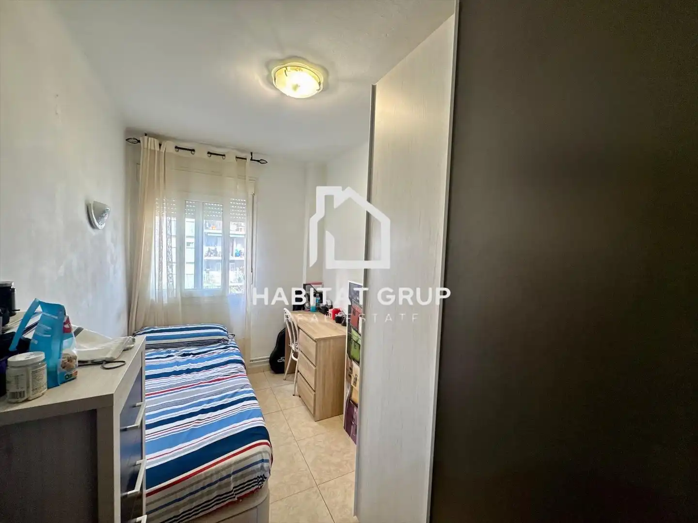 Bedroom of Flat for sale in Girona  with Heating and Terrace