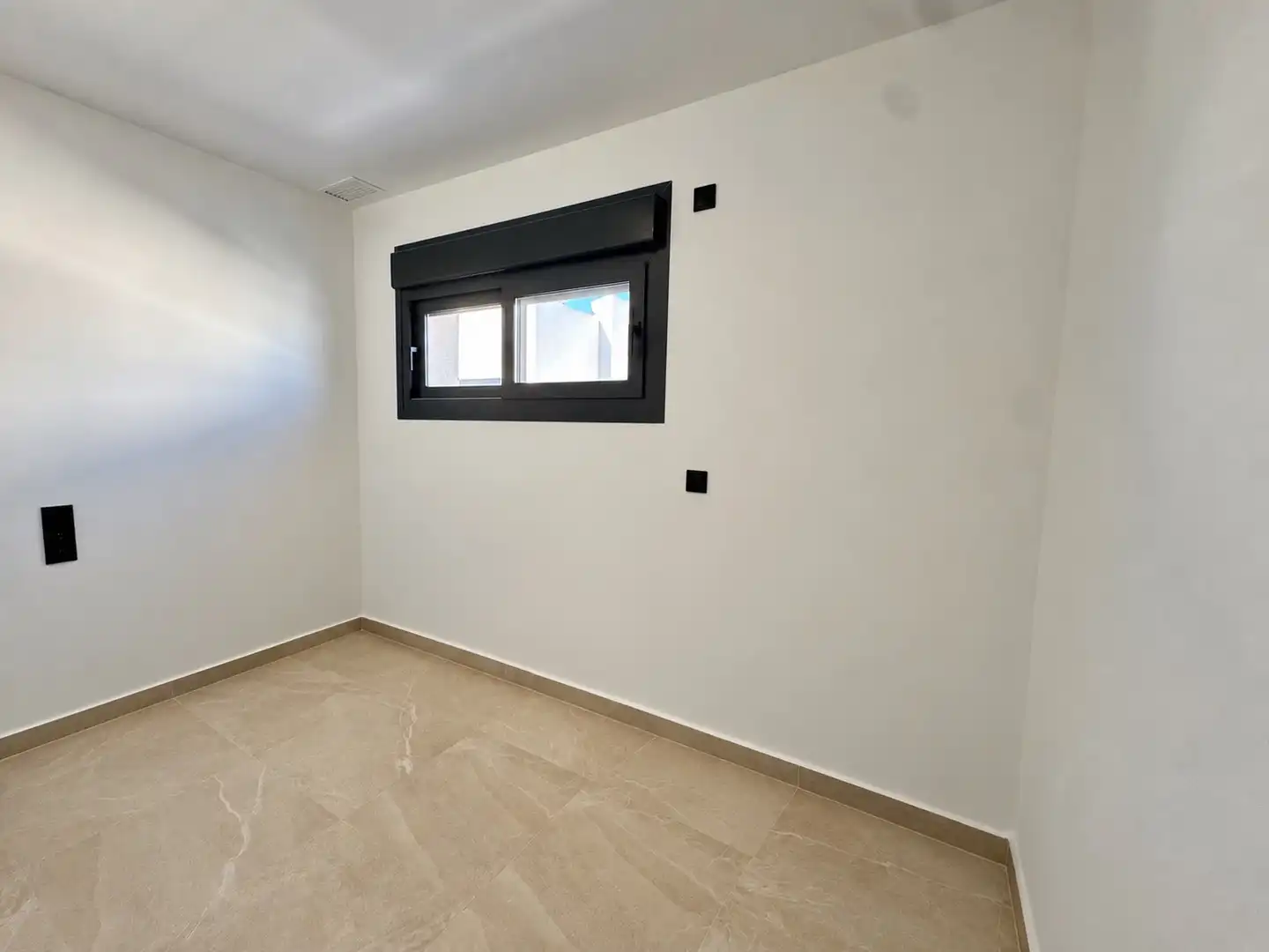 Casa aparellada amb piscina en venda a Calle Manuel de Falla 13, imagen 28