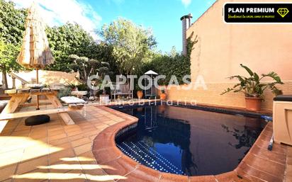 Piscina de Casa adosada en venda en Cartagena amb Aire condicionat, Calefacció i Jardí privat