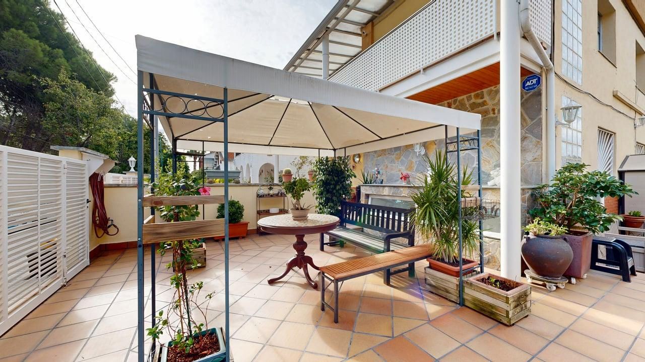 Terraza de Casa o chalet en venta en Barberà del Vallès con Calefacción, Jardín privado y Parquet