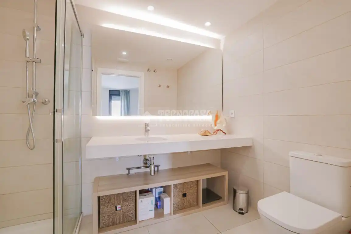 Baño de Piso en venta en L'Hospitalet de Llobregat con Balcón