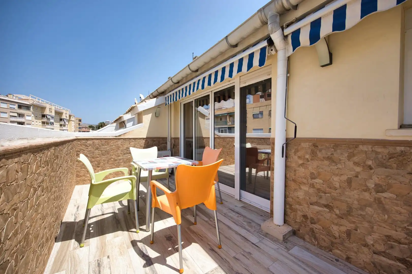 Terrasse von Wohnungen zur Miete in El Campello mit Klimaanlage, Terrasse und Möbliert