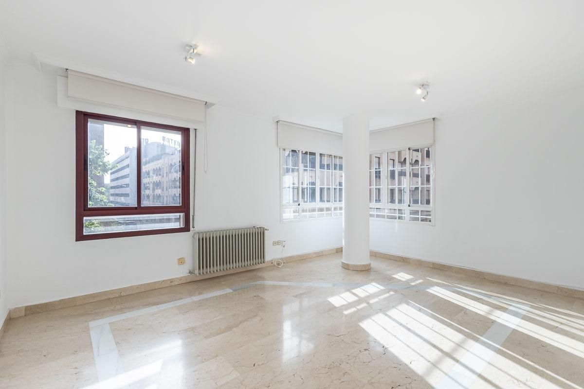 Sala de estar de Piso de alquiler en  Granada Capital con Calefacción