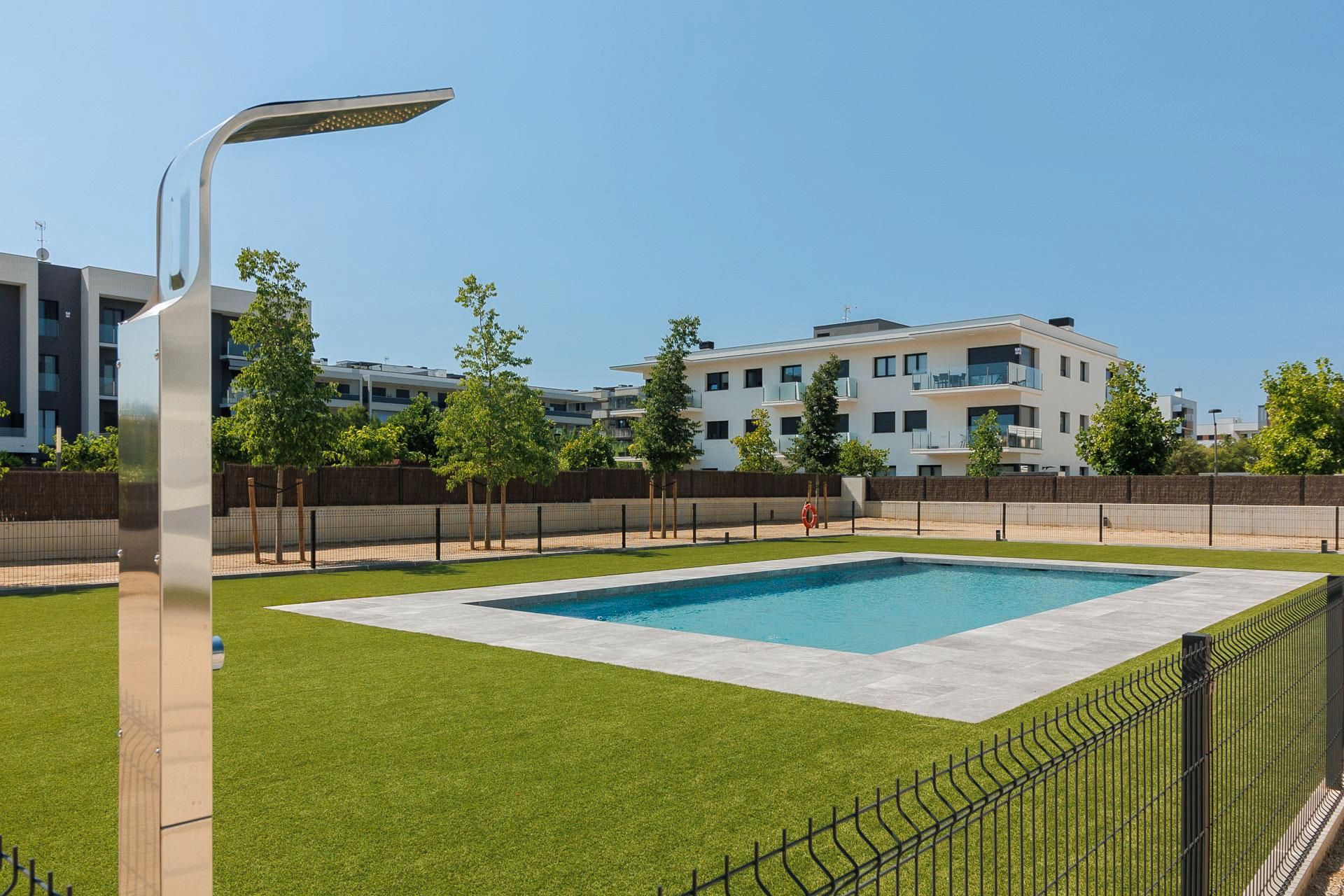 Swimming pool of Flat for sale in Vilablareix  with Air Conditioner, Heating and Storage room