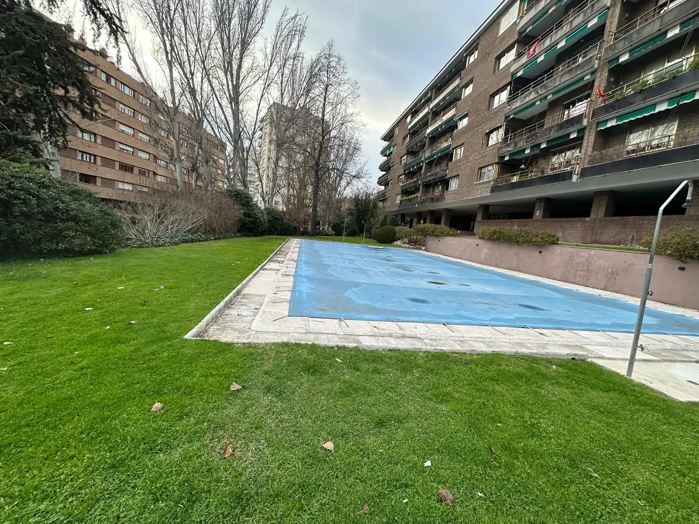 Swimming pool of Flat for sale in Madrid  with Parquet flooring, Terrace and Storage room