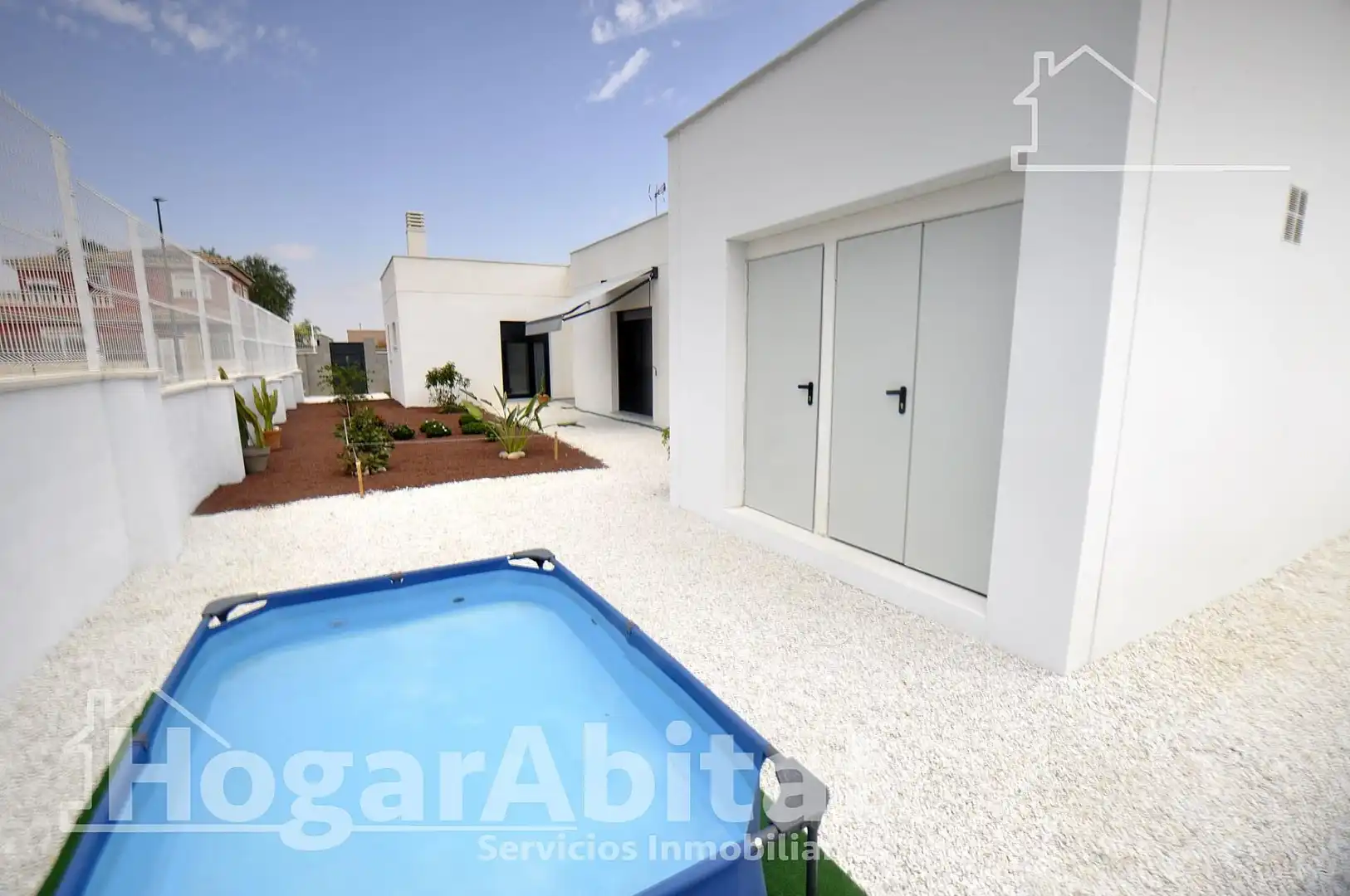 Vista exterior de Casa o xalet en venda en Riba-roja de Túria amb Aire condicionat, Terrassa i Traster