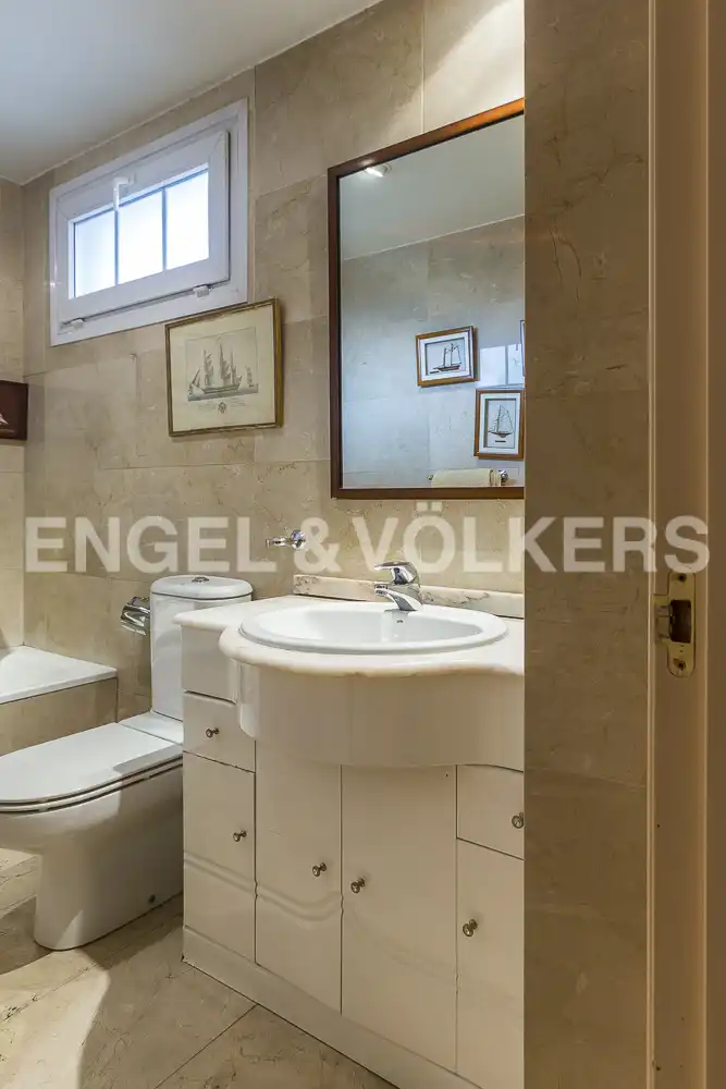 Bathroom of Houses for sale in Madrid  with Air Conditioner, Heating and Private garden