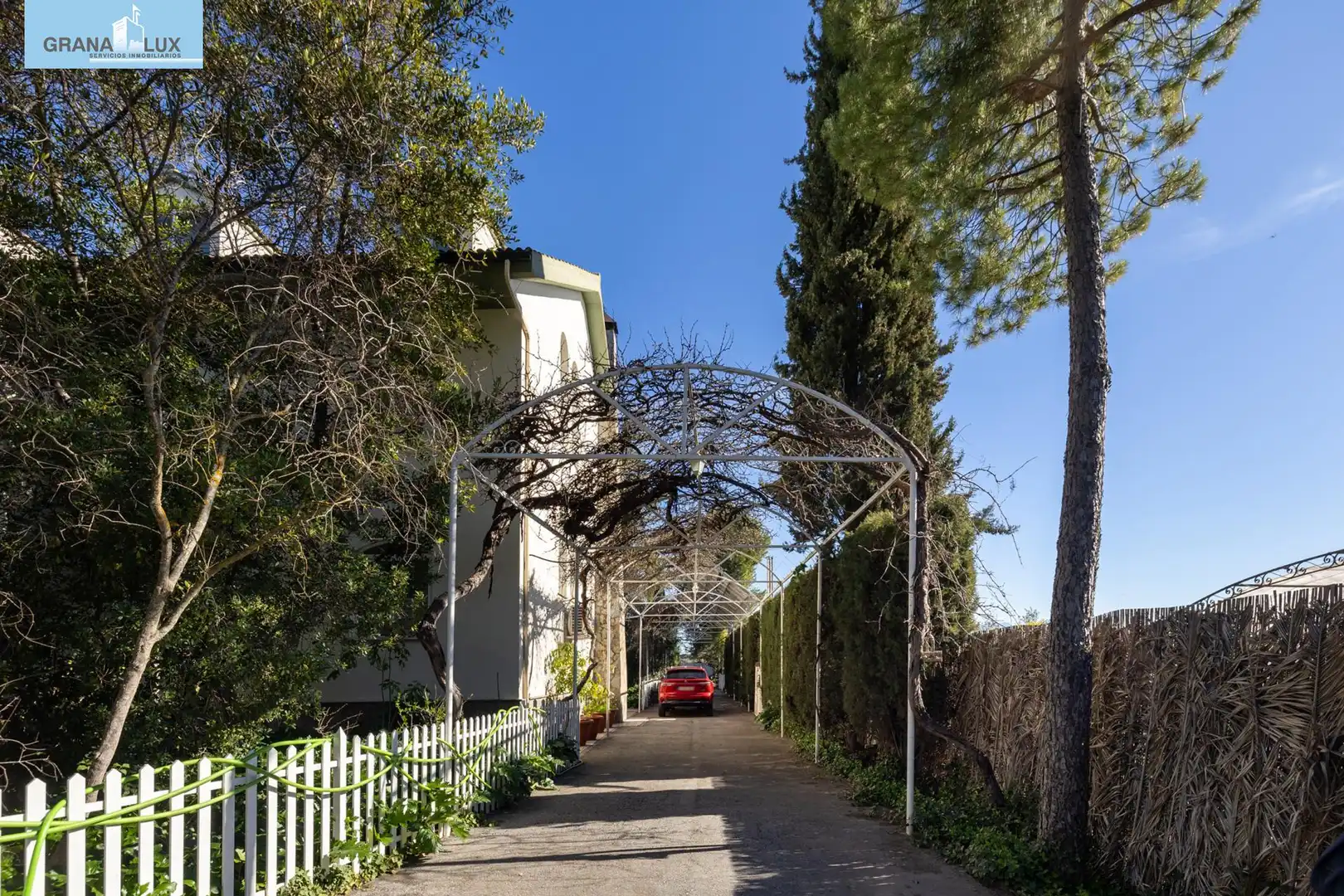Chalet con terraza en venta en 163 Avenida de los Alamos, imagen 4