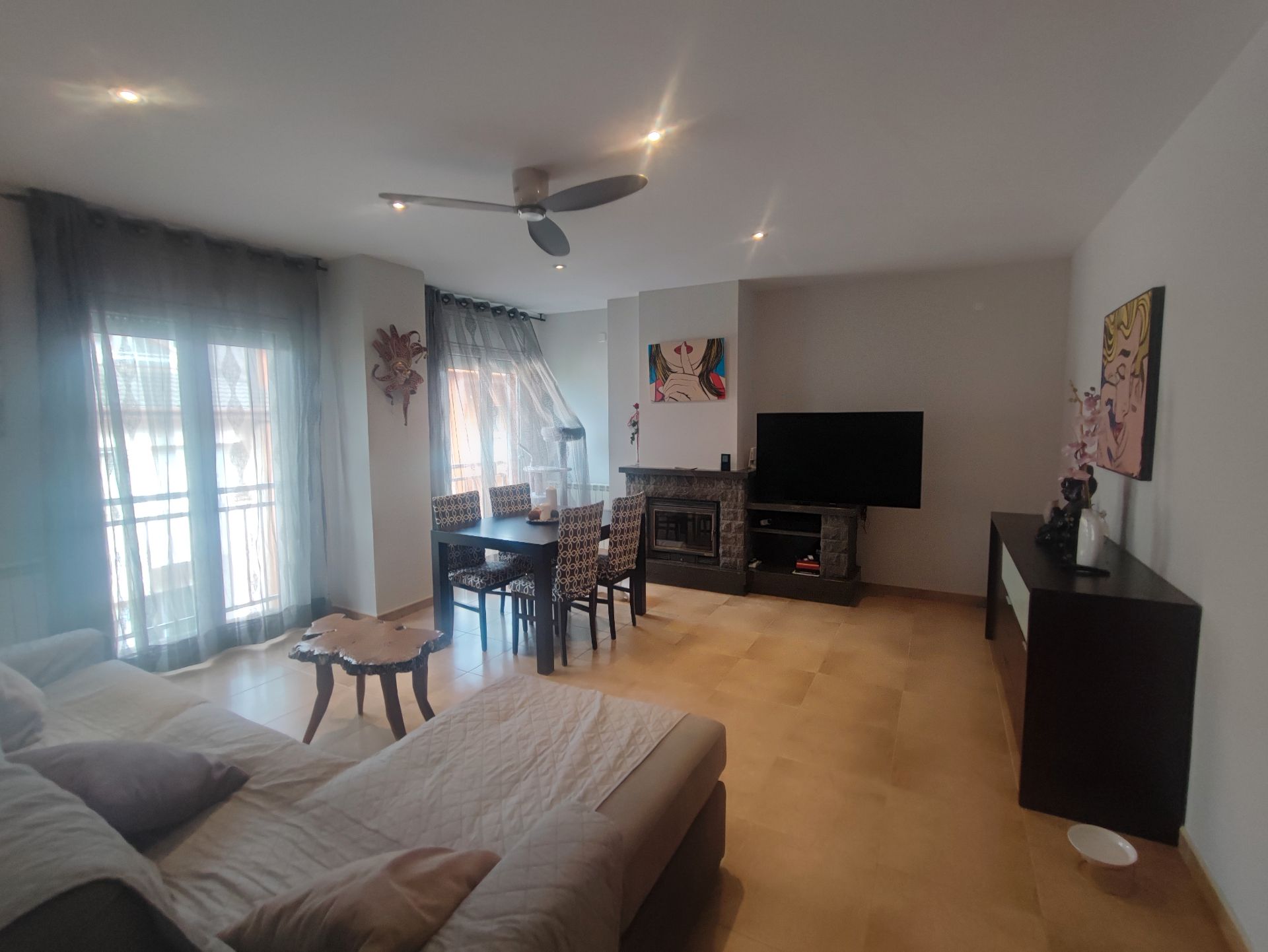 Wohnzimmer von Dachboden zum verkauf in Taradell mit Klimaanlage, Heizung und Terrasse