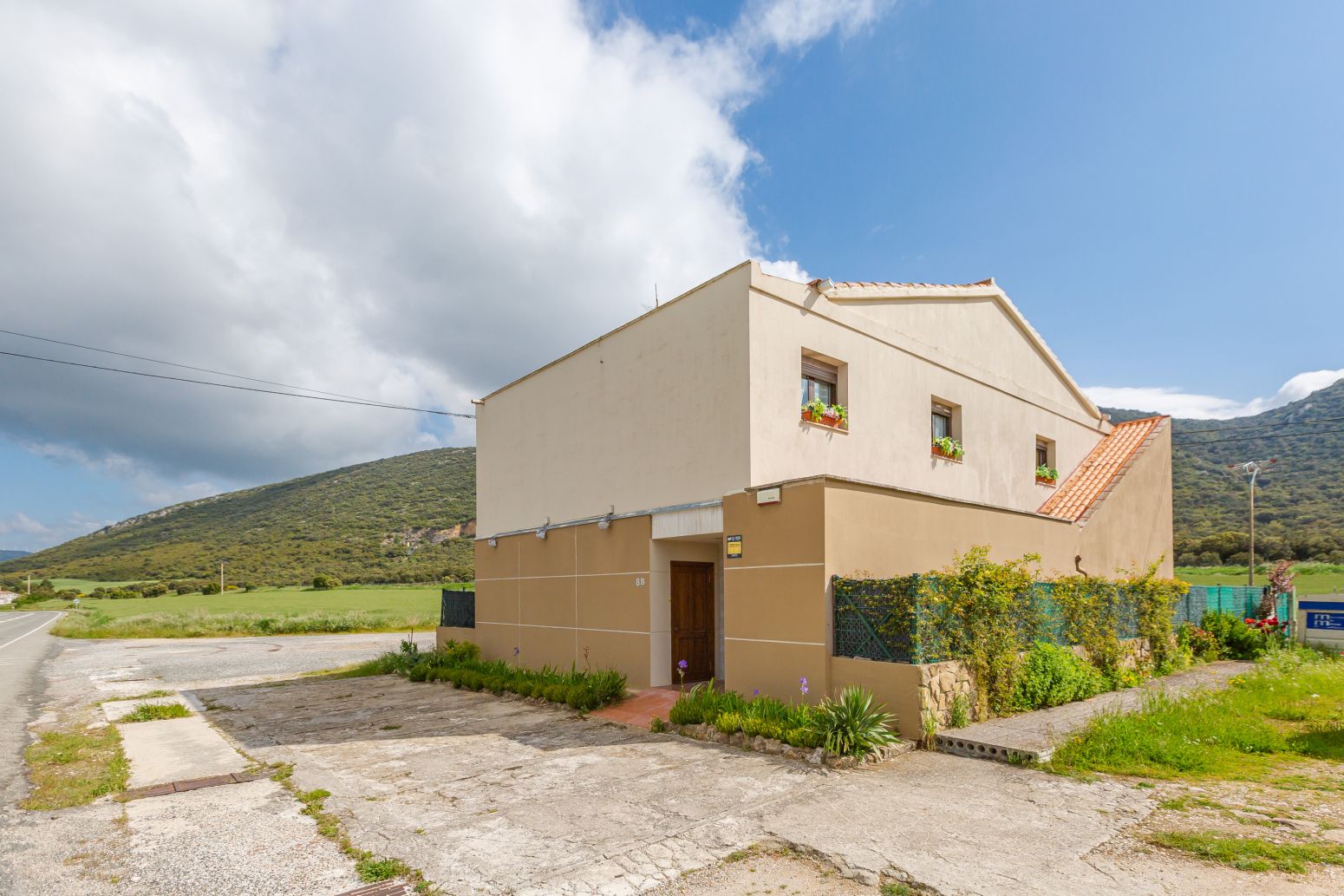 Exterior view of Building for sale in Unzué / Untzue