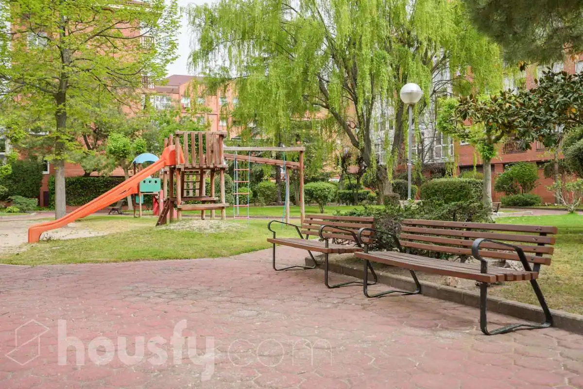 Exterior view of Flat for rent in Madrid  with Air Conditioner, Heating and Furnished
