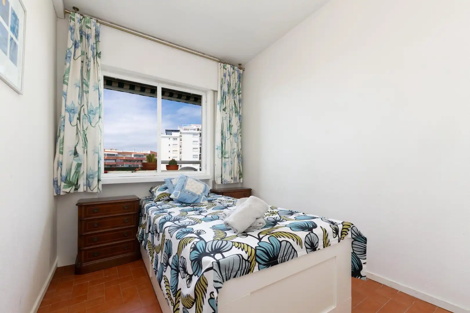 Schlafzimmer von Wohnung zum Verkauf in Fuengirola mit Klimaanlage, Heizung und Gemeinschaftspool