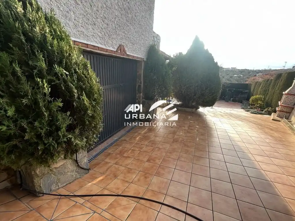 Jardín de Casa o chalet en venta en Lucena con Aire acondicionado, Jardín privado y Piscina