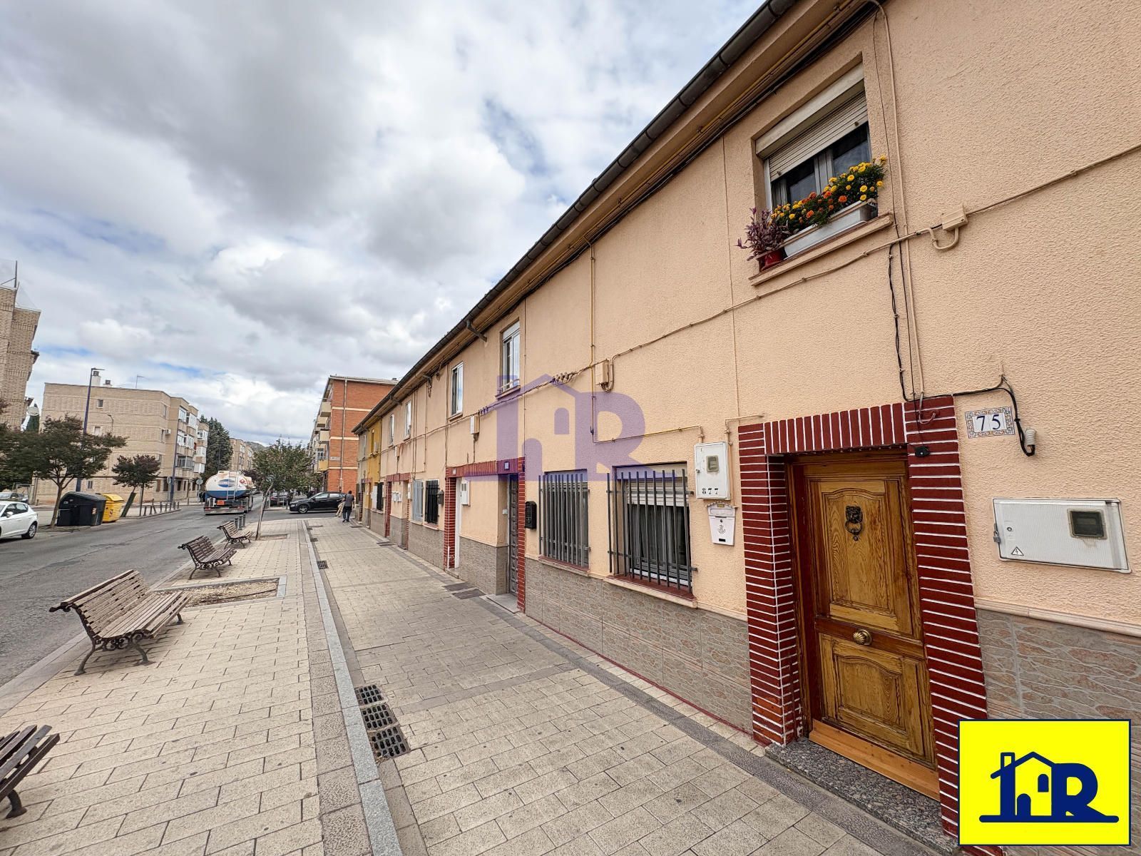 Vista exterior de Casa o chalet en venta en Cuenca Capital con Calefacción, Terraza y Trastero