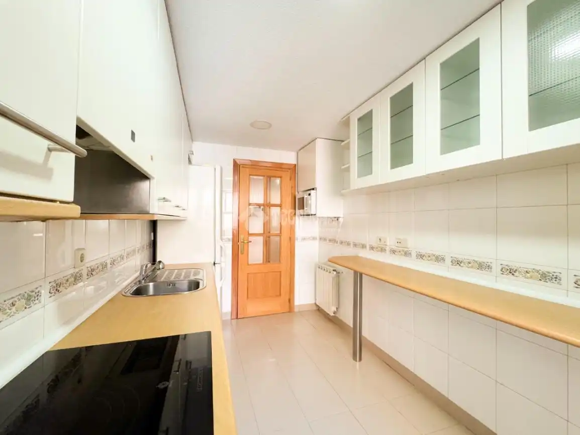 Flat with pool for sale in Barajas, imagen 5