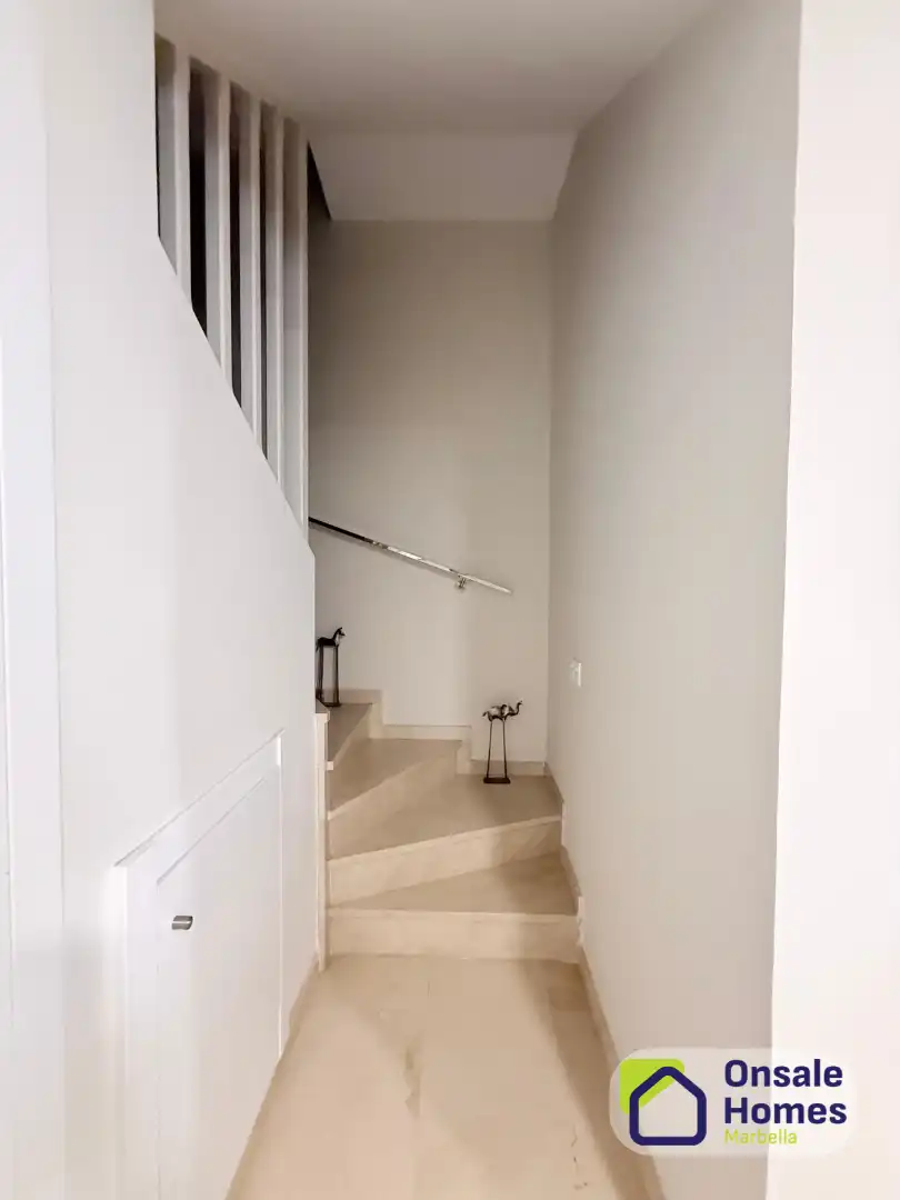 Casa adosada de alquiler con opción a compra en Marbella con Terraza, Amueblado y Piscina comunitaria
