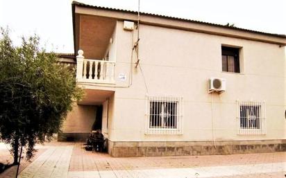 Vista exterior de Casa o xalet en venda en Elche / Elx amb Terrassa i Balcó