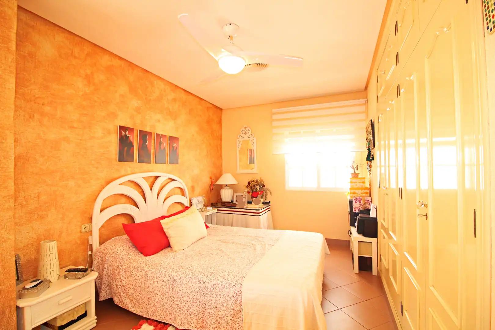 Habitación de Casa adosada en venta en Punta Umbría con Aire acondicionado, Terraza y Trastero