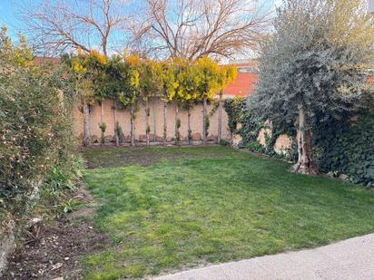 Garden of Single-family semi-detached for sale in Valdemoro  with Heating, Private garden and Terrace