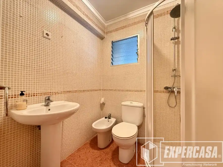 Baño de Piso en venta en Llíria con Aire acondicionado, Calefacción y Trastero