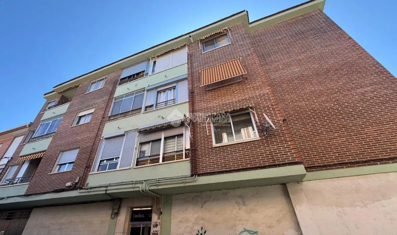 Vista exterior de Pis en venda en Laguna de Duero amb Calefacció, Parquet i Terrassa