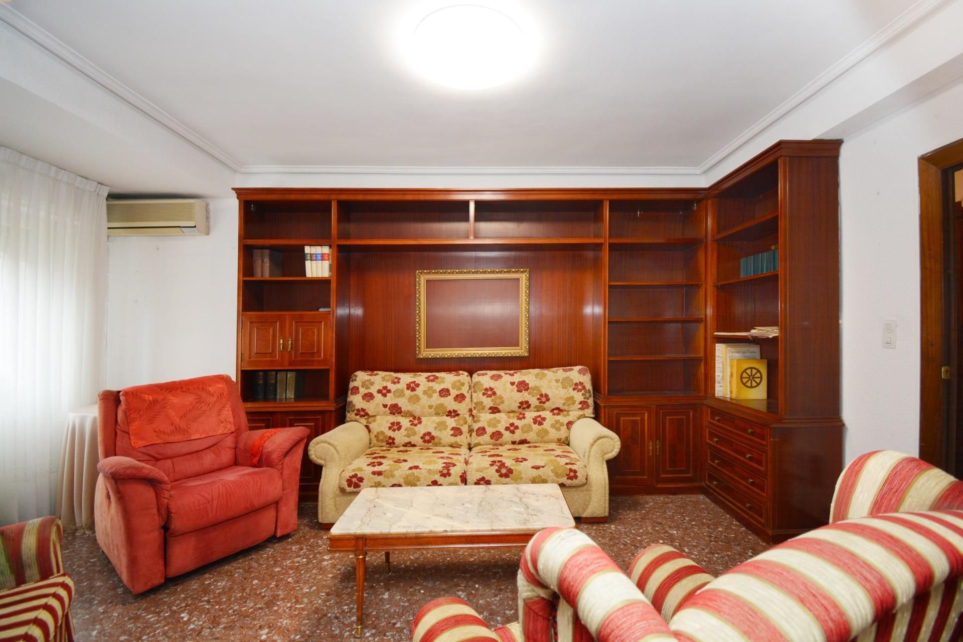 Sala d'estar de Pis en venda en  Zaragoza Capital amb Aire condicionat, Calefacció i Jardí privat