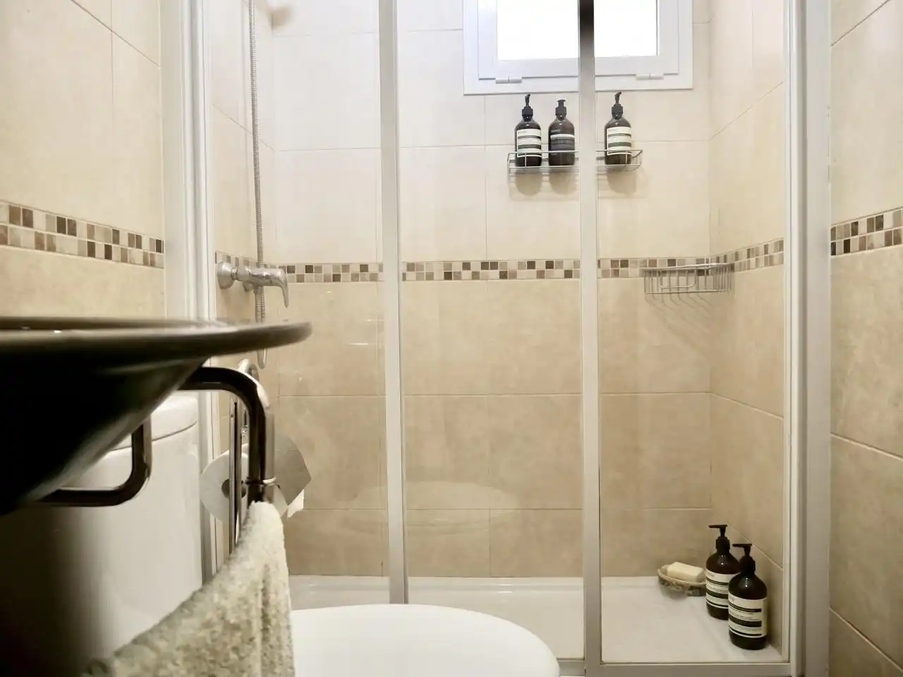 Bany de Casa o xalet en venda en Espartinas amb Aire condicionat, Jardí privat i Terrassa