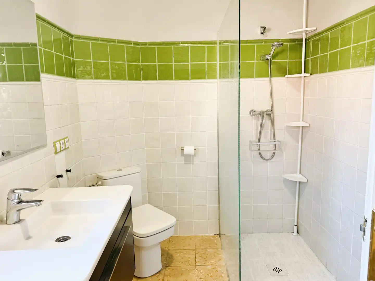 Baño de Casa adosada en venta en Guardiola de Berguedà con Calefacción, Terraza y Horno