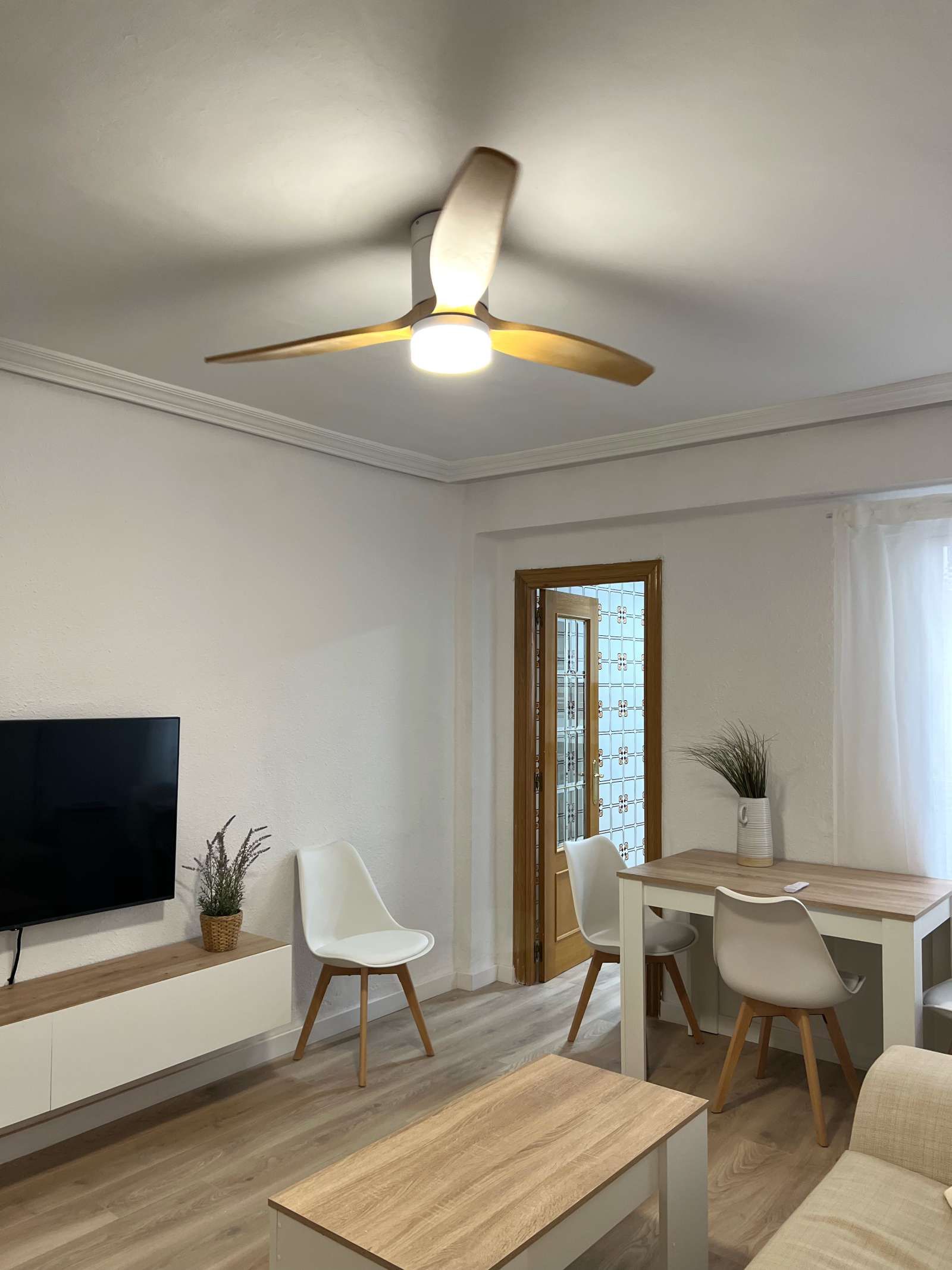Exterior view of Apartment to share in Moncada  with Air Conditioner and Terrace