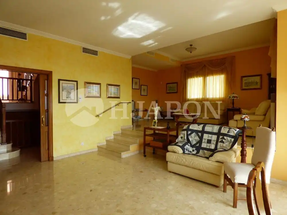 Sala de estar de Casa o chalet en venta en Badalona con Aire acondicionado, Jardín privado y Terraza
